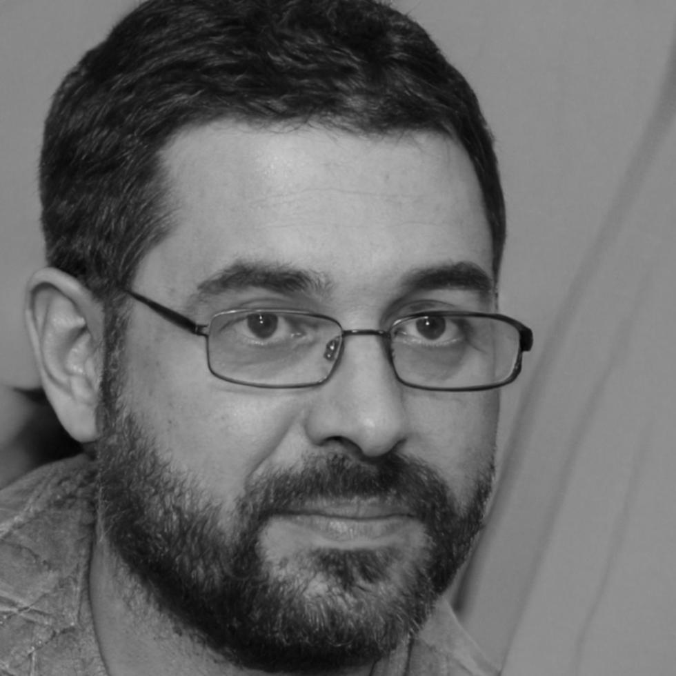 Professional floral instructor